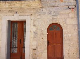 Appartement chaleureux dans une maison en pierre, hotel di Mireval