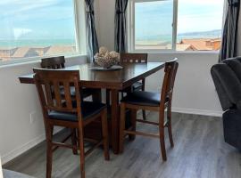 Oceanview Cabin 20, Private Jacuzzi &Large Deck – hotel w mieście Smith River