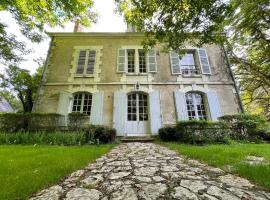 Au bout des platanes, hotel v destinaci Méhers
