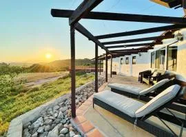Panorama Paradiso by CasadeLuz, 5Acre 360 Retreat close to Old Town Temecula Wine Country
