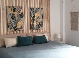 Acogedor apartamento de playa, hotel in Puerto de Mazarrón