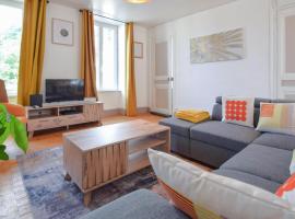 Cozy Apartment In Cherbourg-En-Cotentin, three-star hotel in Cherbourg en Cotentin