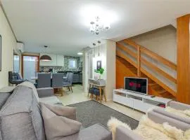 Casa em condomínio até 10p - @stayhousetemporada