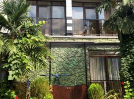 PAPILLON, hotel a Chakvi