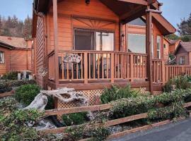 Odysea Ocean Cabin 26 W Jacuzzi & Modern Decor, hotel v destinaci Smith River