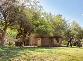 Cabañas El Duende, hotel en Quines