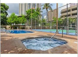 Waikiki Studio Steps to Beach-Mall Free Parking-WiFi, hotel em Honolulu