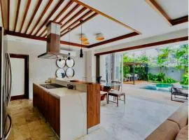 Luxury Private Villa At Metro Pool Jacuzzi Wifi Sleeps 10