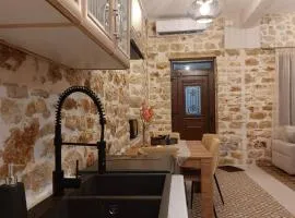 Stone-built Villa Nesseris 80 m2