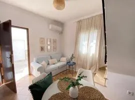 House in the heart of Algodonales with terrace and mountain view