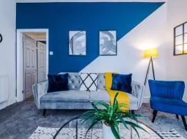 Spacious 3-Bed home in Manchester by 53 Degrees Property, Ideal for Business & Long-term Stays - Sleeps 9!