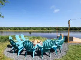 POCONOS BRAND NEW LAKEFRONT Oasis 1 ACRE, HOTTUB GAMEROOM FIREPITS TALK ABOUT PRIVACY