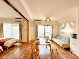 クリスタルコート難波، فندق في أوساكا