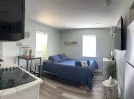318 E Youngs Ave Unit 8 Salty Shore Retreat Idyllic Studio by the Sea