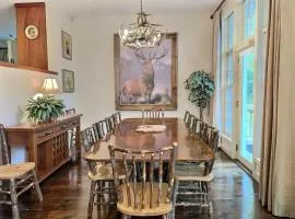 RoyalBear - AC, Hot Tub, Grill, FirePit, Gameroom