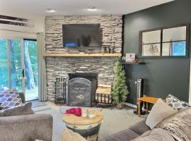 Bearmont- Pool, HotTub, FirePit, AC, Gym, Sauna, Hotel in Killington
