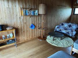 小浜島カーリー商會, homestay in Taketomi