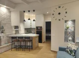 MAIOLICA Holiday House