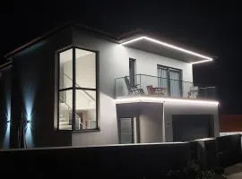 Paradise views - Pereira House
