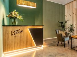 Hotel MY BASE, hotel con campo de golf en Steinh&ouml;ring