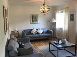 Lovely house near lake and Isaberg Mountain Resort, hotel con spa en Nissafors