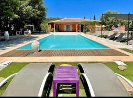 Les Lézards 2 au Soleil Draguignan, hotel v destinaci Draguignan