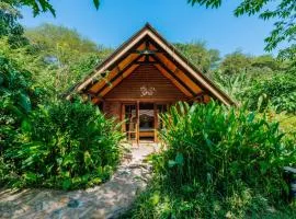 Under The Shade Safari Lodge