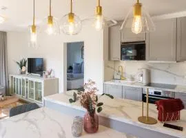 Große helle moderne Wohnung mit Balkon und Aussicht HBS