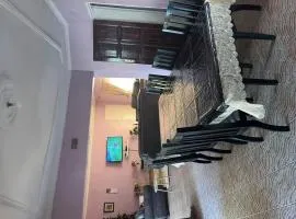 4 Bed Gated House-Sleeps 8-Private Parking