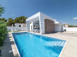 Villa Coral deluxe oasis by OYOOSTAYS، فندق في توريفايجا