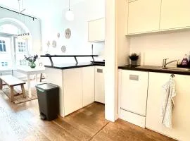 Central Apartment for up to 10 Guests