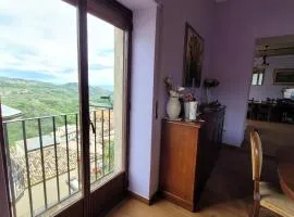 Grande appartamento indipendente per due persone a Palazzo Lupis