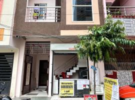 Aniruddha Home Stay, homestay di Ujjain