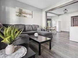 Spacious 6BR 2BA minutes for the Falls & Casino