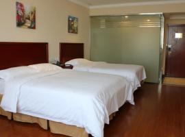 GreenTree Inn AnHui FuYang Railway StationW) XiangYang Road Business Hotel, hotelli Fuyangissa