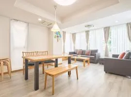 K-Large balcony, Luxury 2Bedroom Condo, 101sqm,Max14 PPL,7mins walk to station, Elevator,QuiteArea