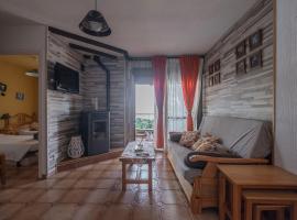 Apt Romántico con chimenea con Fibra óptica y terraza, hotel in San Martín de Valdeiglesias