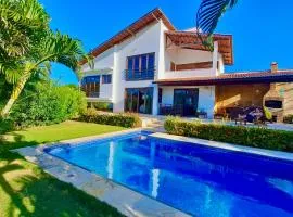 Villa Caju Knots