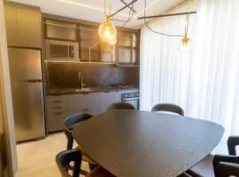 Solar do Atlântico 102 - Excelente apartamento 2 suítes em condomínio à beira mar - Piscina - Solário - (Consultar serviços de roupa de cama e banho)