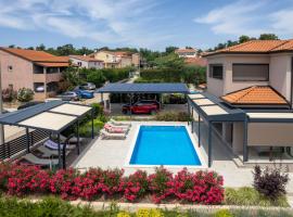 Villa Karina, Poreč, ξενοδοχείο σε Kadumi