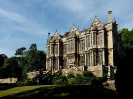 The Hall - Historic Grade I-listed Jacobean Mansion