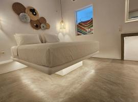 Villa Chronos with private heated pool, Hotel in Vrisi/ Mykonos