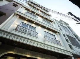 Sri Shyam Villas Near Kashi Vishwanath Temple