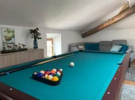Billard Lounge loft détente avec Billard & Netflix by BoookingFuté
