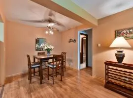 Luxurious Condo in Top Rated Neighborhood