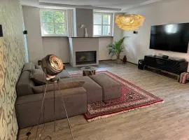 Klimaanlage, 5 Sterne Bahnhoftraum, 200qm Appartement "Waldzauber", 1200qm Garten, QR Code scannen für virtuellen Rundgang, Premium Ausstattung