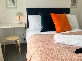 Live Like a Local in Barry, 4-Bed Home Near the Beach, Dog-Friendly, with all the Gavin & Stacey Charm!