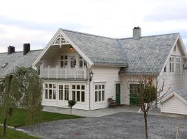 Alnes Gård, beach rental sa Ålesund