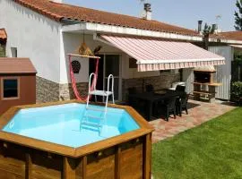 Casa Ozcoidi, acogedor alojamiento con jardín y piscina en el centro de Navarra