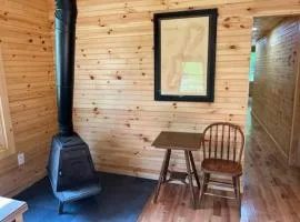 Perfect Maine Getaway in a Newly Renovated Cabin!